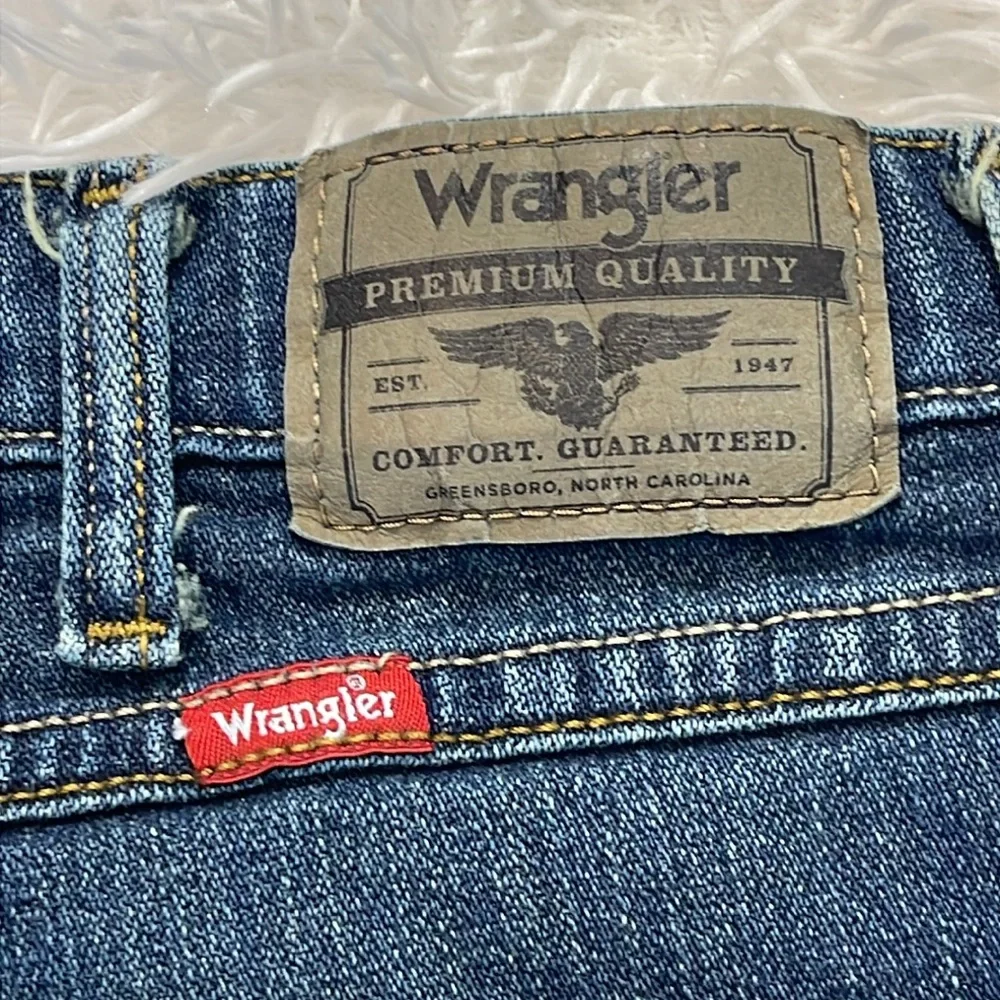 Wrangler Men's  Slim Straight Blue Jeans SIZE 34/30